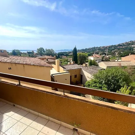 Sea View Apartment, St Clair